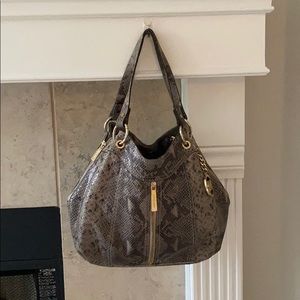 Michael Kors Python handbag hobo 15x11’ gold metal